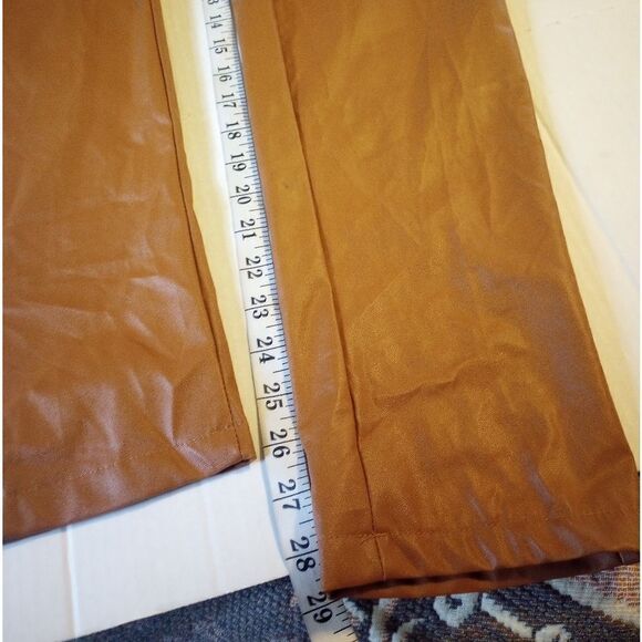 Chicme faux leather camel color pants with belt and zipper closure - Picture 5 of 11
